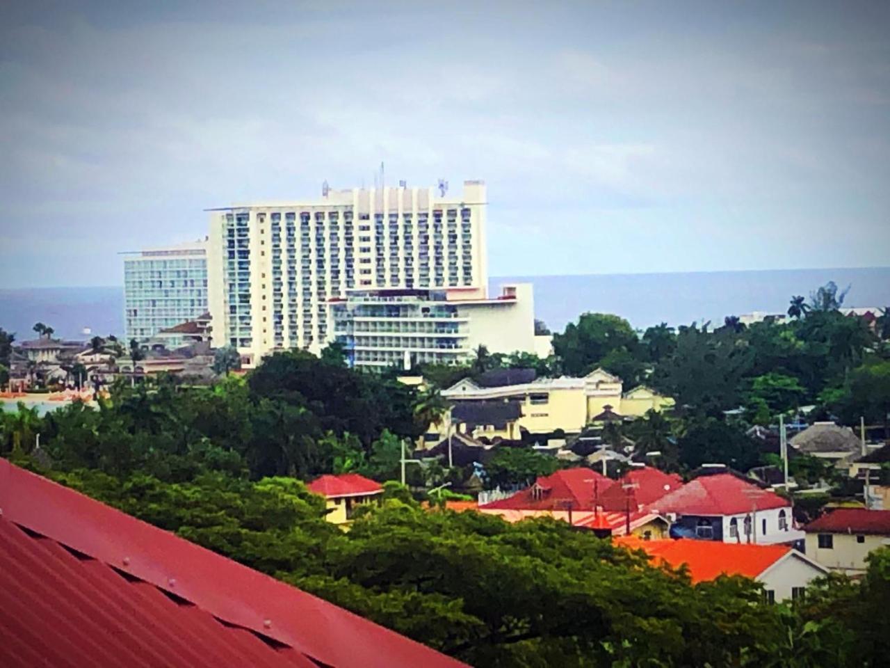 Mystic Ridge Paradise Apartment Ocho Rios Exterior photo